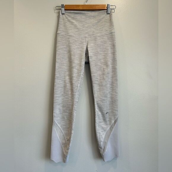 Lululemon Wunder Under Scalloped Crop - Picture 4 of 15